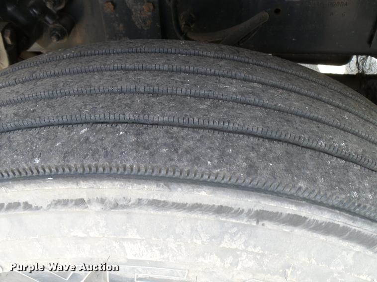 image for item L2675 2001 Sterling L7500 dump truck