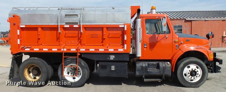 image for item L2685 1997 International 4900 dump truck