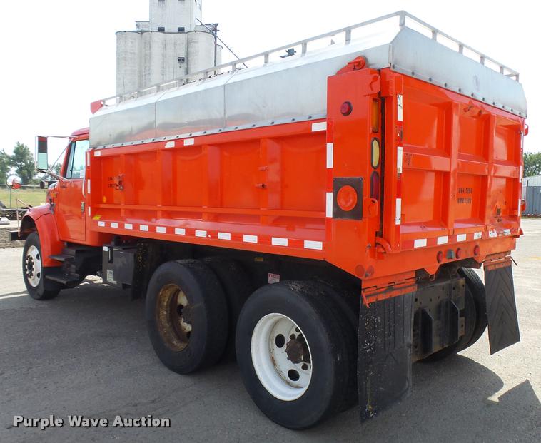 image for item L2685 1997 International 4900 dump truck