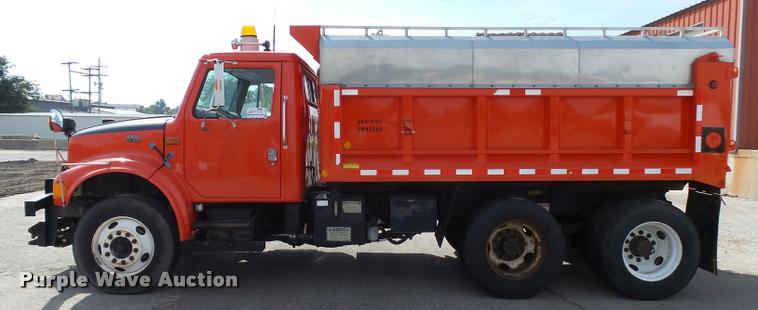 image for item L2685 1997 International 4900 dump truck