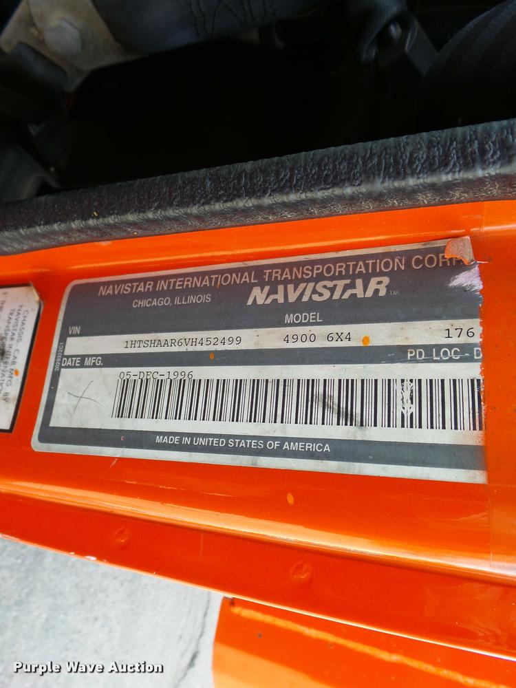 image for item L2685 1997 International 4900 dump truck