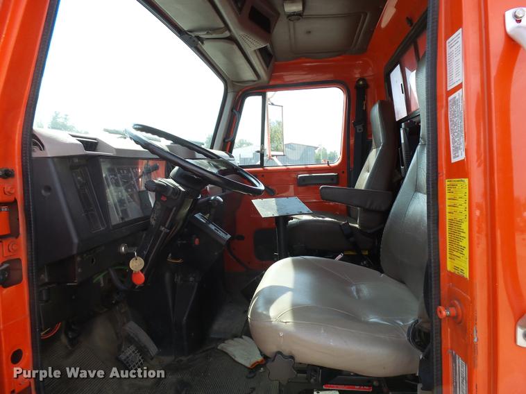 image for item L2685 1997 International 4900 dump truck