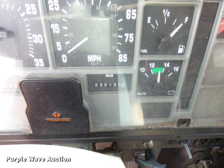 image for item L2685 1997 International 4900 dump truck