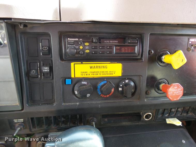 image for item L2685 1997 International 4900 dump truck