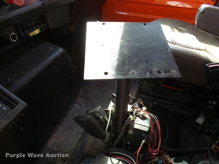 image for item L2685 1997 International 4900 dump truck