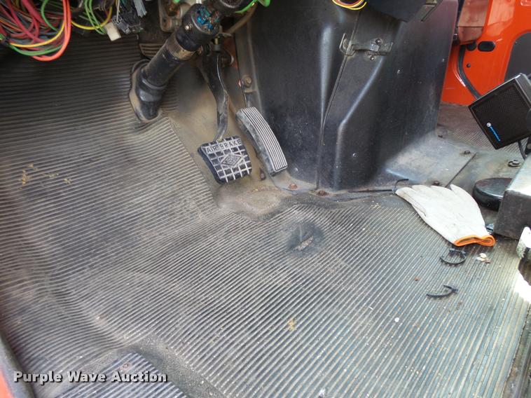 image for item L2685 1997 International 4900 dump truck