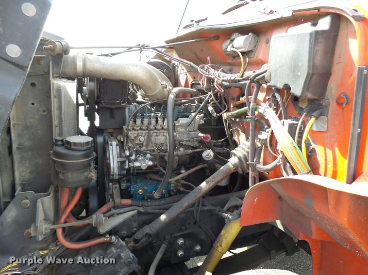 image for item L2685 1997 International 4900 dump truck