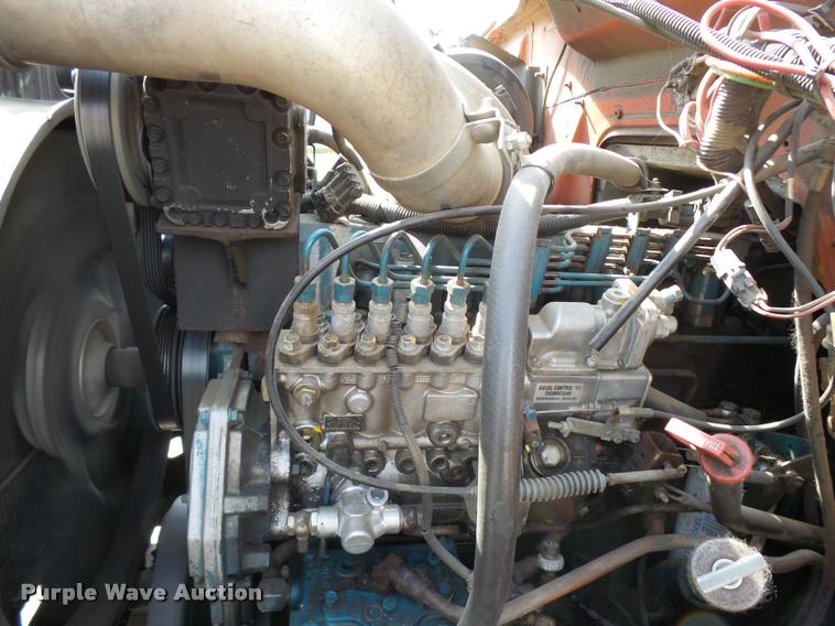 image for item L2685 1997 International 4900 dump truck