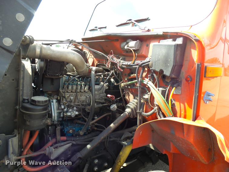 image for item L2685 1997 International 4900 dump truck