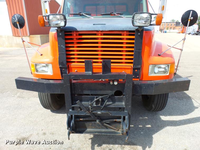 image for item L2685 1997 International 4900 dump truck