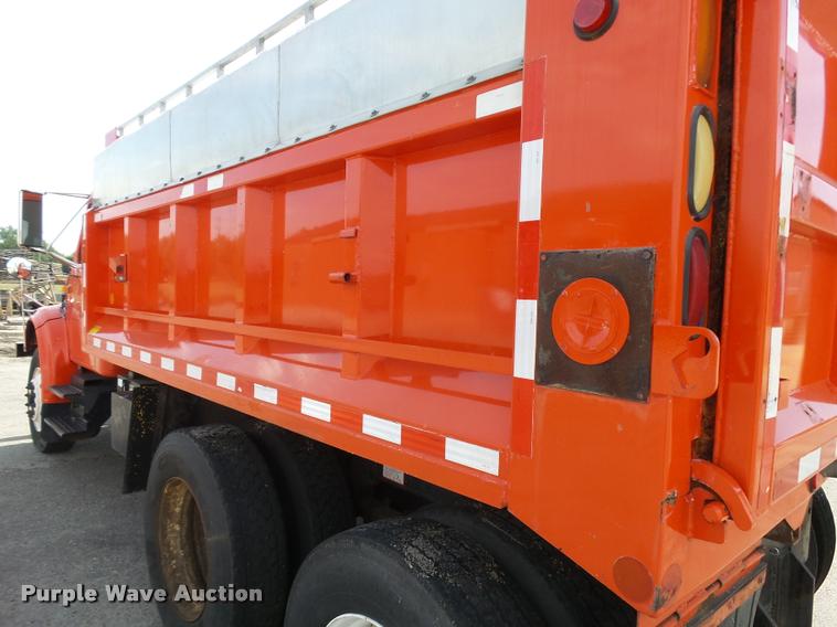 image for item L2685 1997 International 4900 dump truck