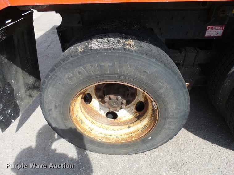 image for item L2685 1997 International 4900 dump truck