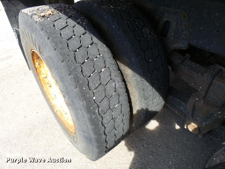 image for item L2685 1997 International 4900 dump truck