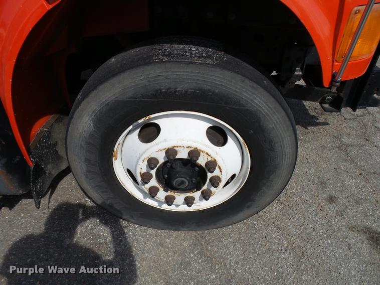 image for item L2685 1997 International 4900 dump truck