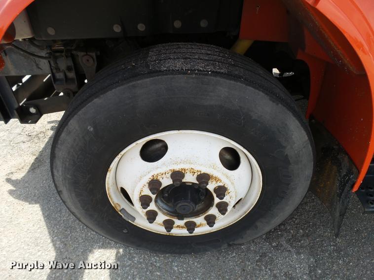 image for item L2685 1997 International 4900 dump truck