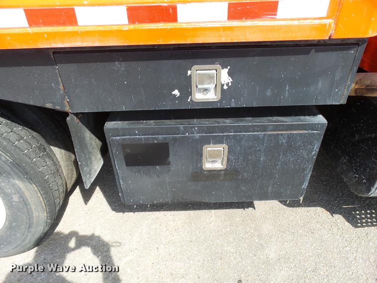 image for item L2685 1997 International 4900 dump truck