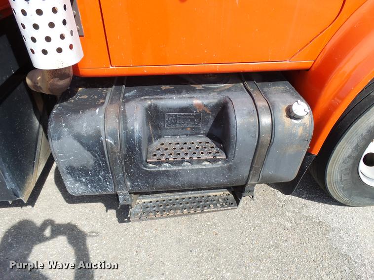 image for item L2685 1997 International 4900 dump truck