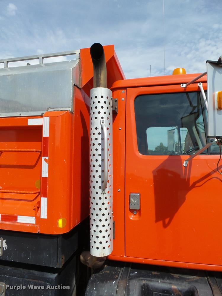 image for item L2685 1997 International 4900 dump truck