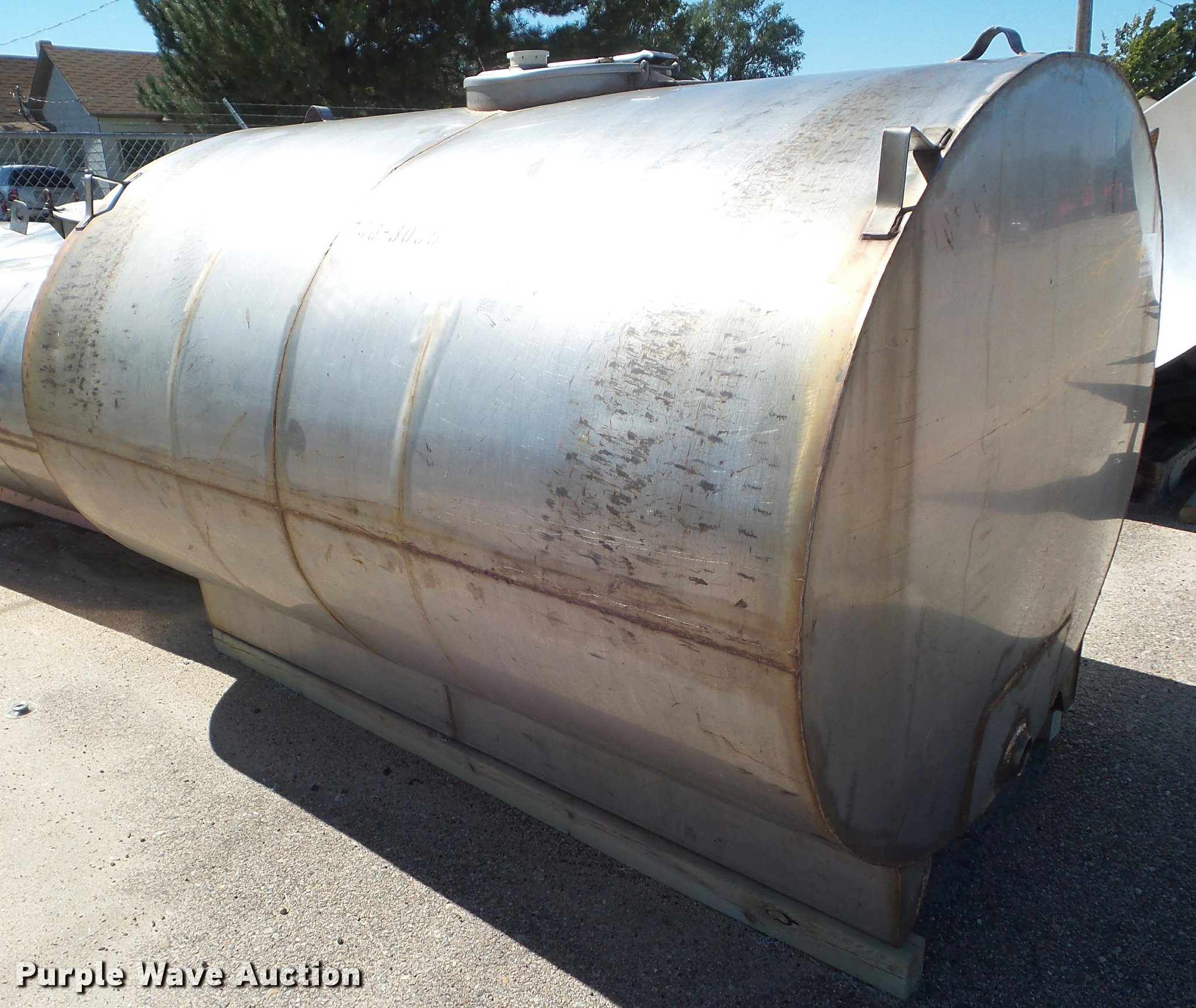1998 Houston water tank in Norton, KS Item L1651 sold Purple Wave