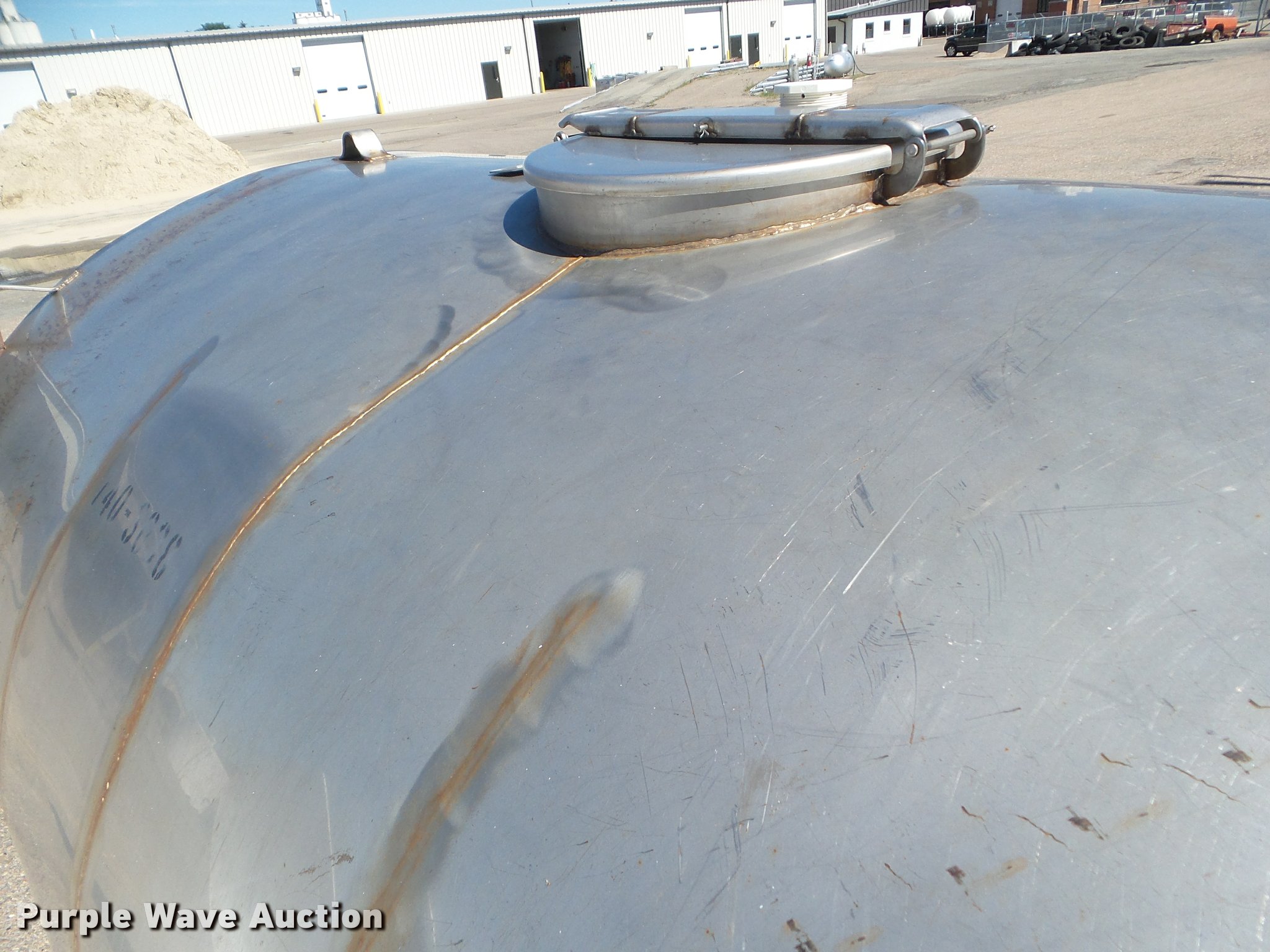 1998 Houston water tank in Norton, KS Item L1651 sold Purple Wave