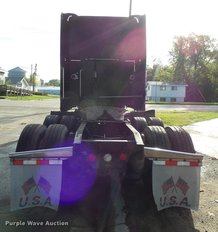 image for item AL9105 2001 Freightliner Classic XL Limited semi truck