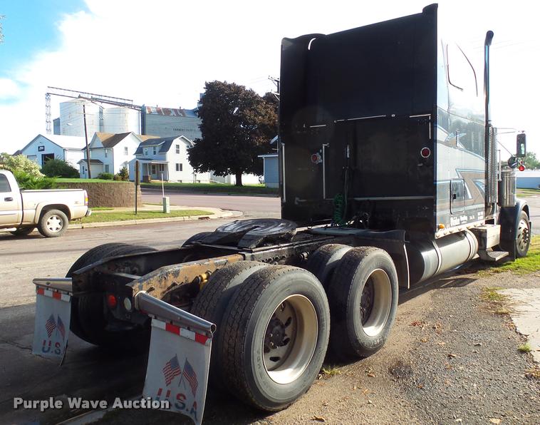 image for item AL9105 2001 Freightliner Classic XL Limited semi truck