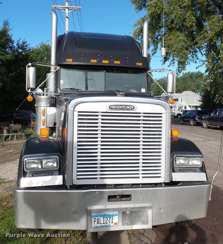 image for item AL9105 2001 Freightliner Classic XL Limited semi truck