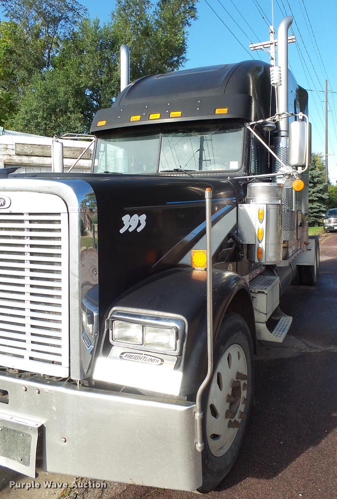 image for item AL9105 2001 Freightliner Classic XL Limited semi truck