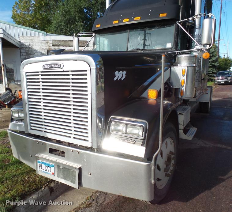 image for item AL9105 2001 Freightliner Classic XL Limited semi truck