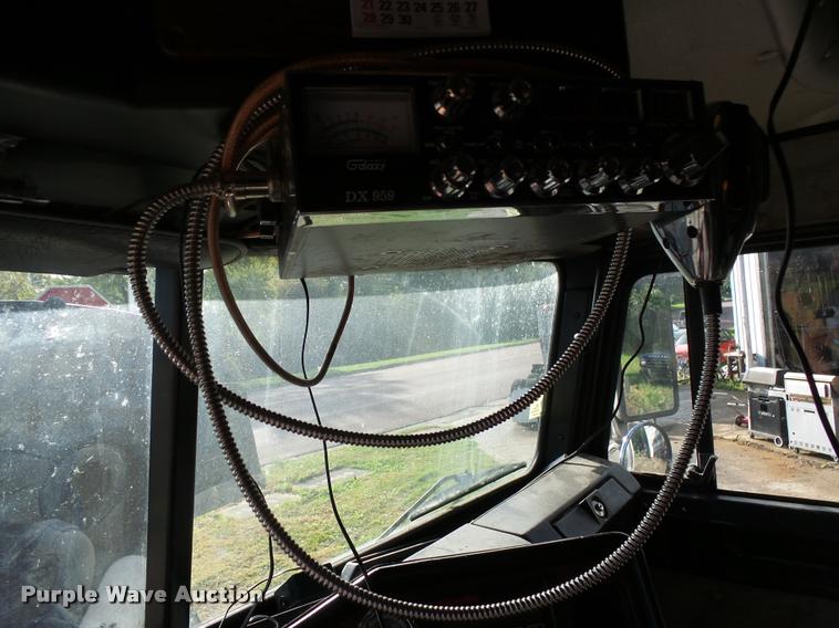 image for item AL9105 2001 Freightliner Classic XL Limited semi truck