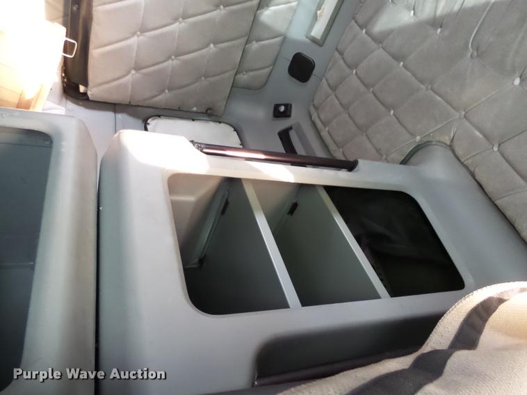 image for item AL9105 2001 Freightliner Classic XL Limited semi truck