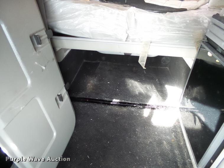 image for item AL9105 2001 Freightliner Classic XL Limited semi truck