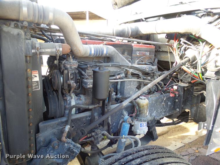 image for item AL9105 2001 Freightliner Classic XL Limited semi truck