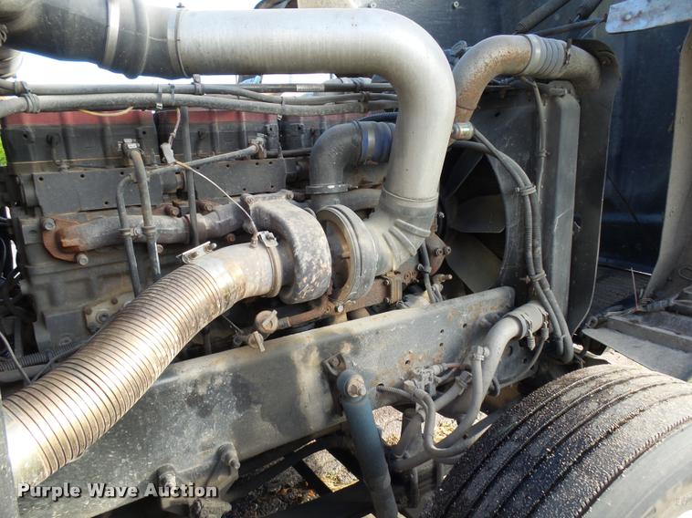 image for item AL9105 2001 Freightliner Classic XL Limited semi truck