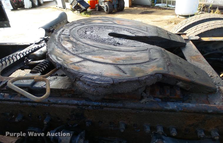 image for item AL9105 2001 Freightliner Classic XL Limited semi truck