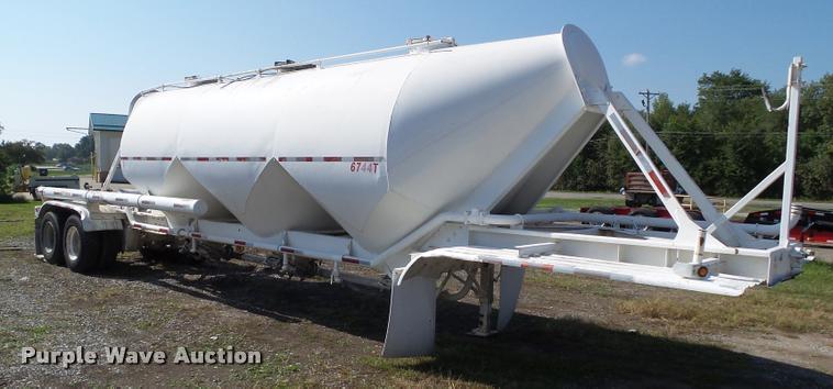 image for item BZ9857 1996 Fruehauf tank trailer