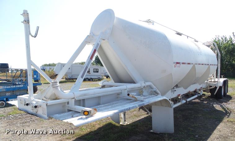 image for item BZ9857 1996 Fruehauf tank trailer