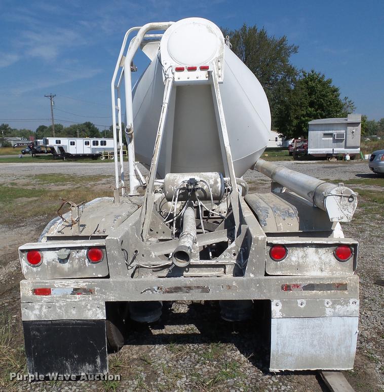 image for item BZ9857 1996 Fruehauf tank trailer