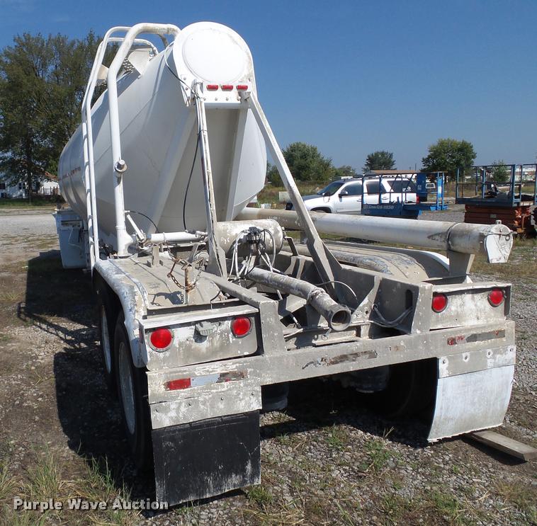 image for item BZ9857 1996 Fruehauf tank trailer