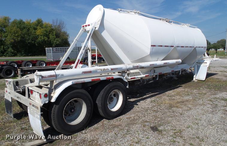 image for item BZ9857 1996 Fruehauf tank trailer