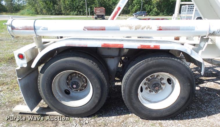 image for item BZ9857 1996 Fruehauf tank trailer