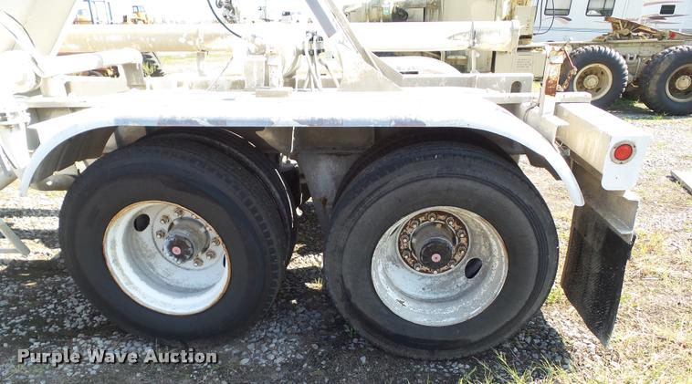 image for item BZ9857 1996 Fruehauf tank trailer