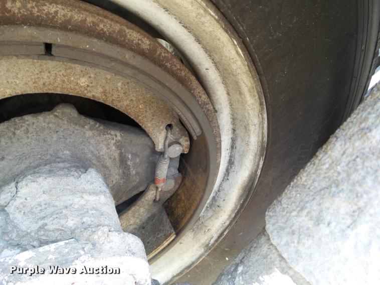 image for item BZ9857 1996 Fruehauf tank trailer