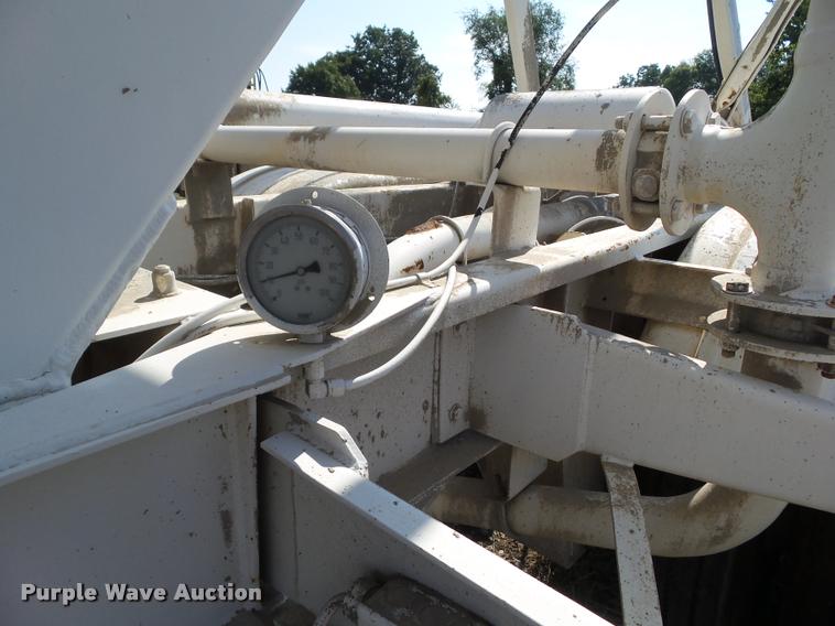 image for item BZ9857 1996 Fruehauf tank trailer