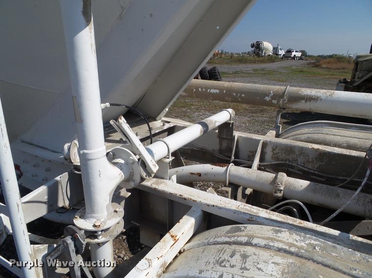 image for item BZ9857 1996 Fruehauf tank trailer