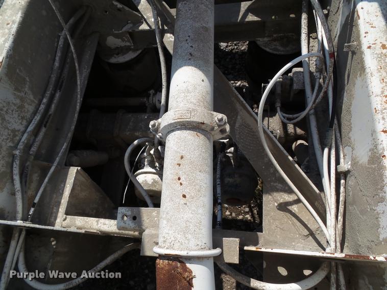 image for item BZ9857 1996 Fruehauf tank trailer