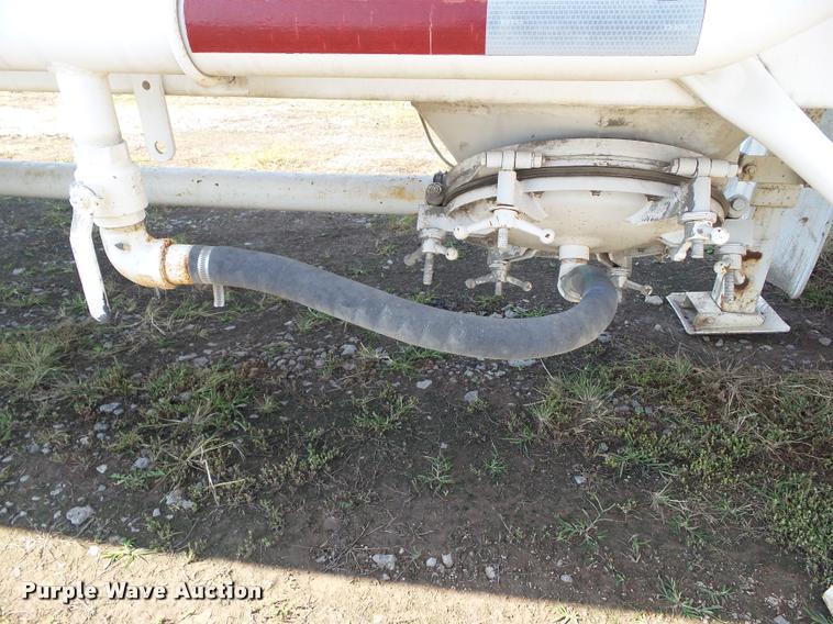 image for item BZ9857 1996 Fruehauf tank trailer