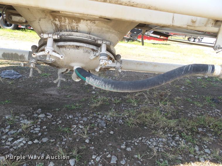 image for item BZ9857 1996 Fruehauf tank trailer