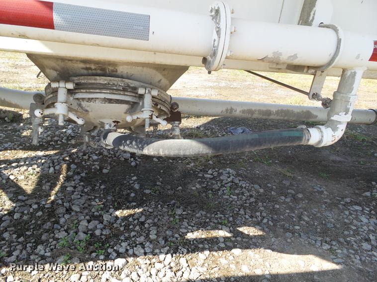 image for item BZ9857 1996 Fruehauf tank trailer