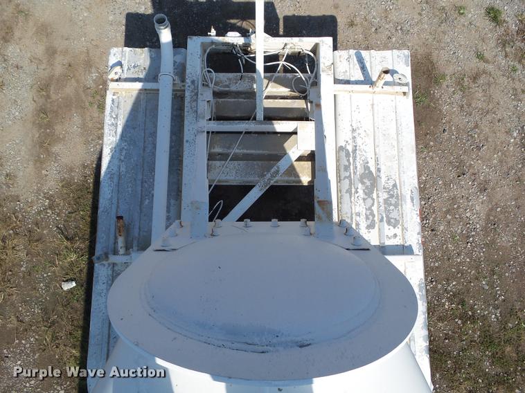 image for item BZ9857 1996 Fruehauf tank trailer